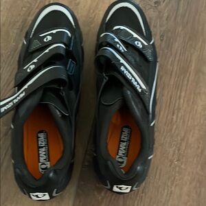 Pearl Izumi Athletic Shoes Black and Orange with Velcro Straps